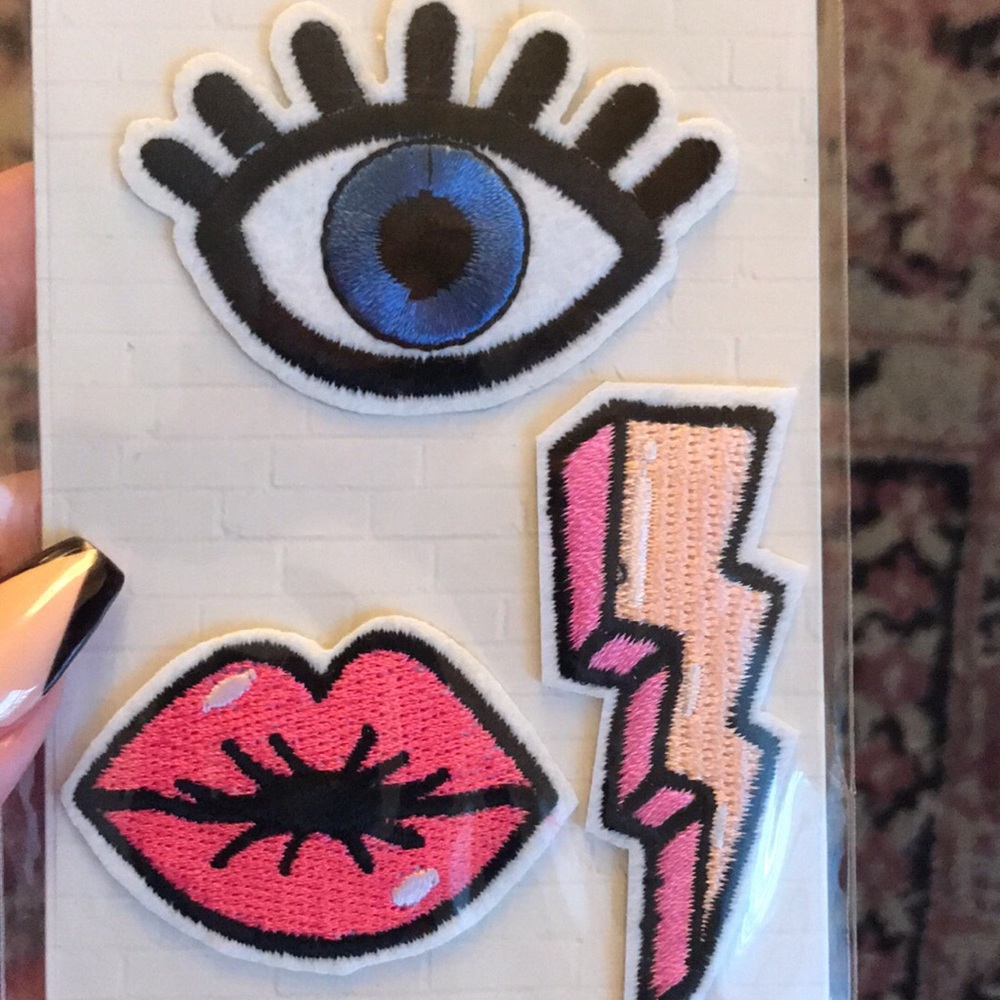 💖ONE LEFT!💖Embroidered Patch Set